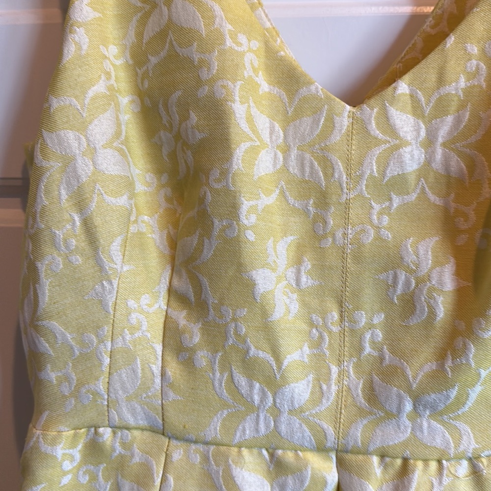 Beautiful Dress size 8 - Use with or without the black & White polka dot belt .
